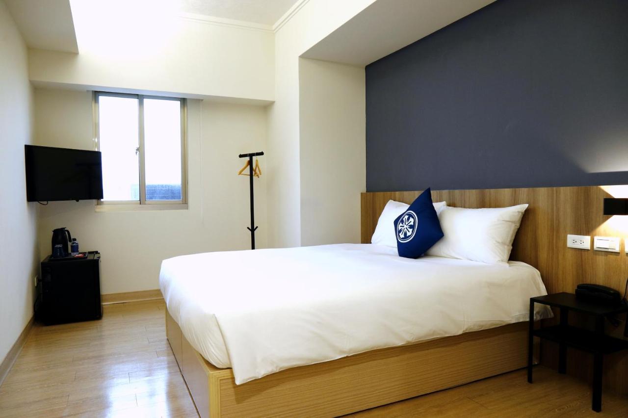 Holo Hotel Tainan Bagian luar foto