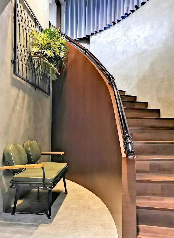 Holo Hotel Tainan Bagian luar foto