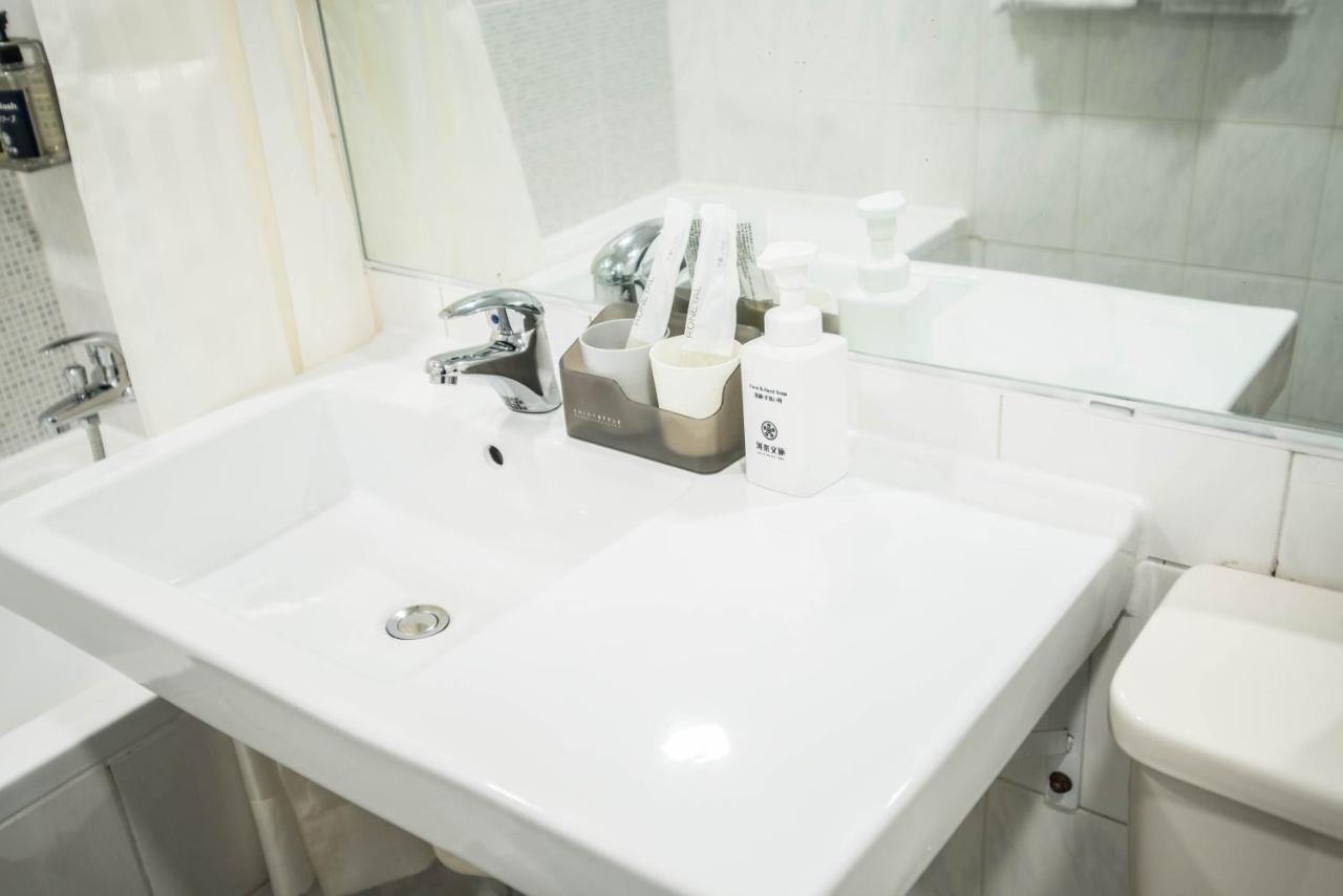 Holo Hotel Tainan Bagian luar foto