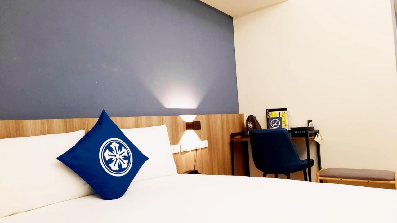 Holo Hotel Tainan Bagian luar foto