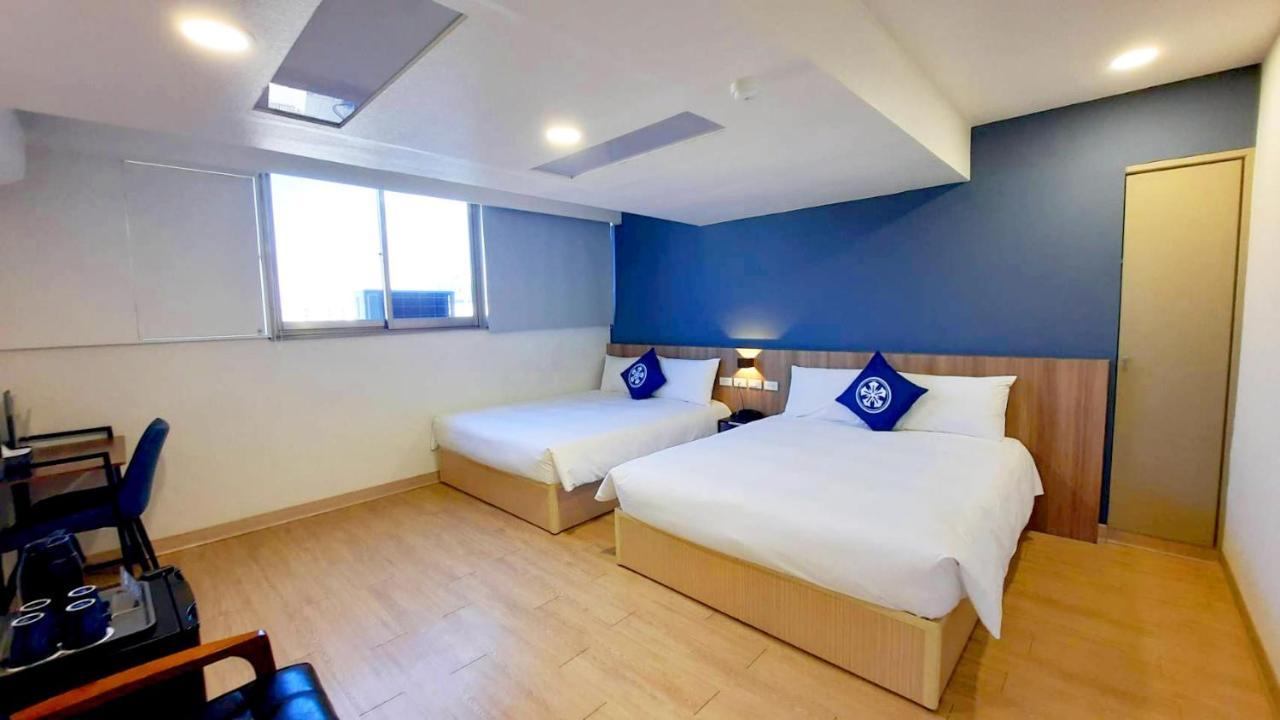 Holo Hotel Tainan Bagian luar foto
