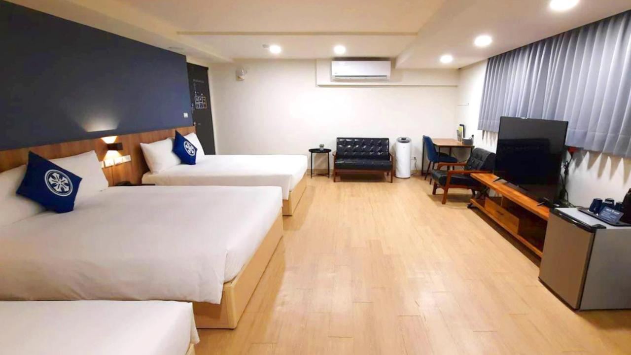 Holo Hotel Tainan Bagian luar foto