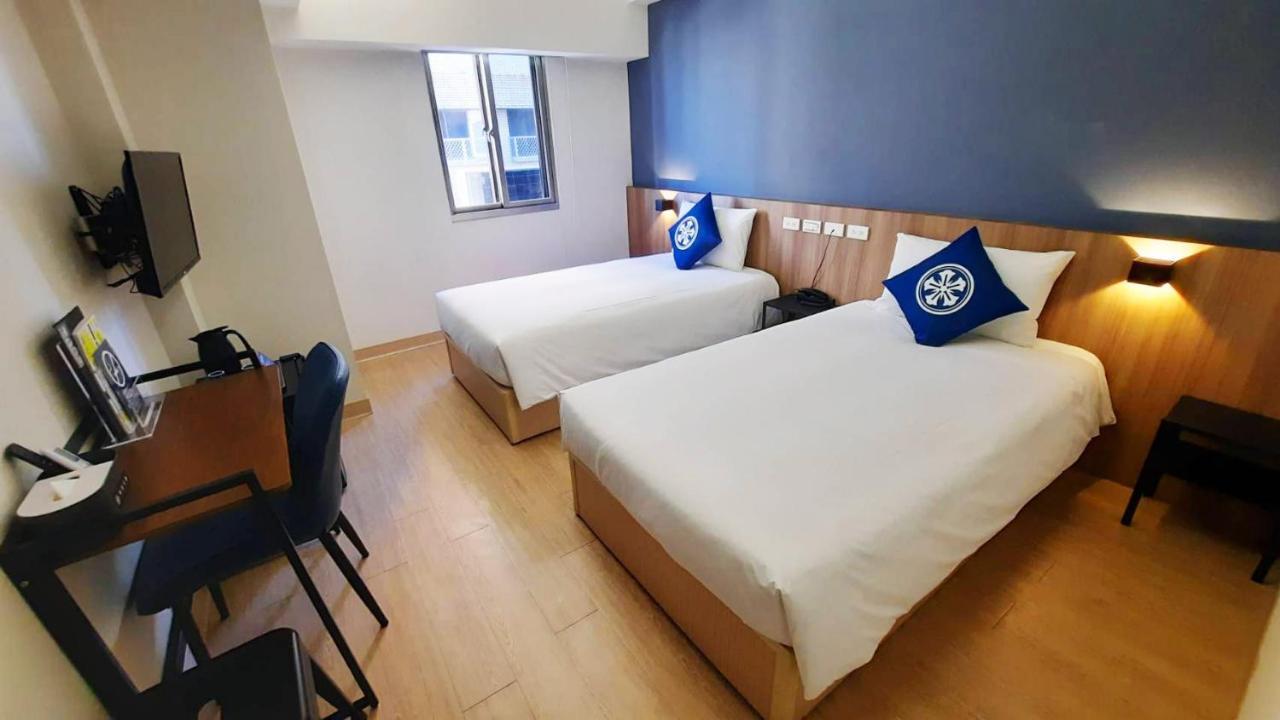 Holo Hotel Tainan Bagian luar foto